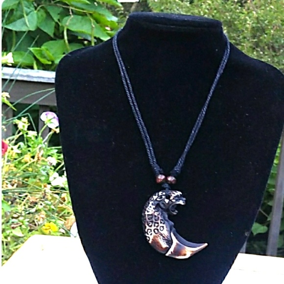 V Other - NOS VTG Unique Abstract Crescent Wild Cat Adj. Necklace